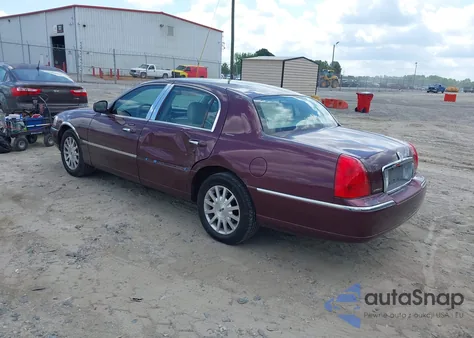 2007 Lincoln Town Car Signature from USA, damaged, VIN 1LNHM81V07Y603795